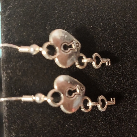 Key to my Heart Earrings with key - Picture 1 of 1